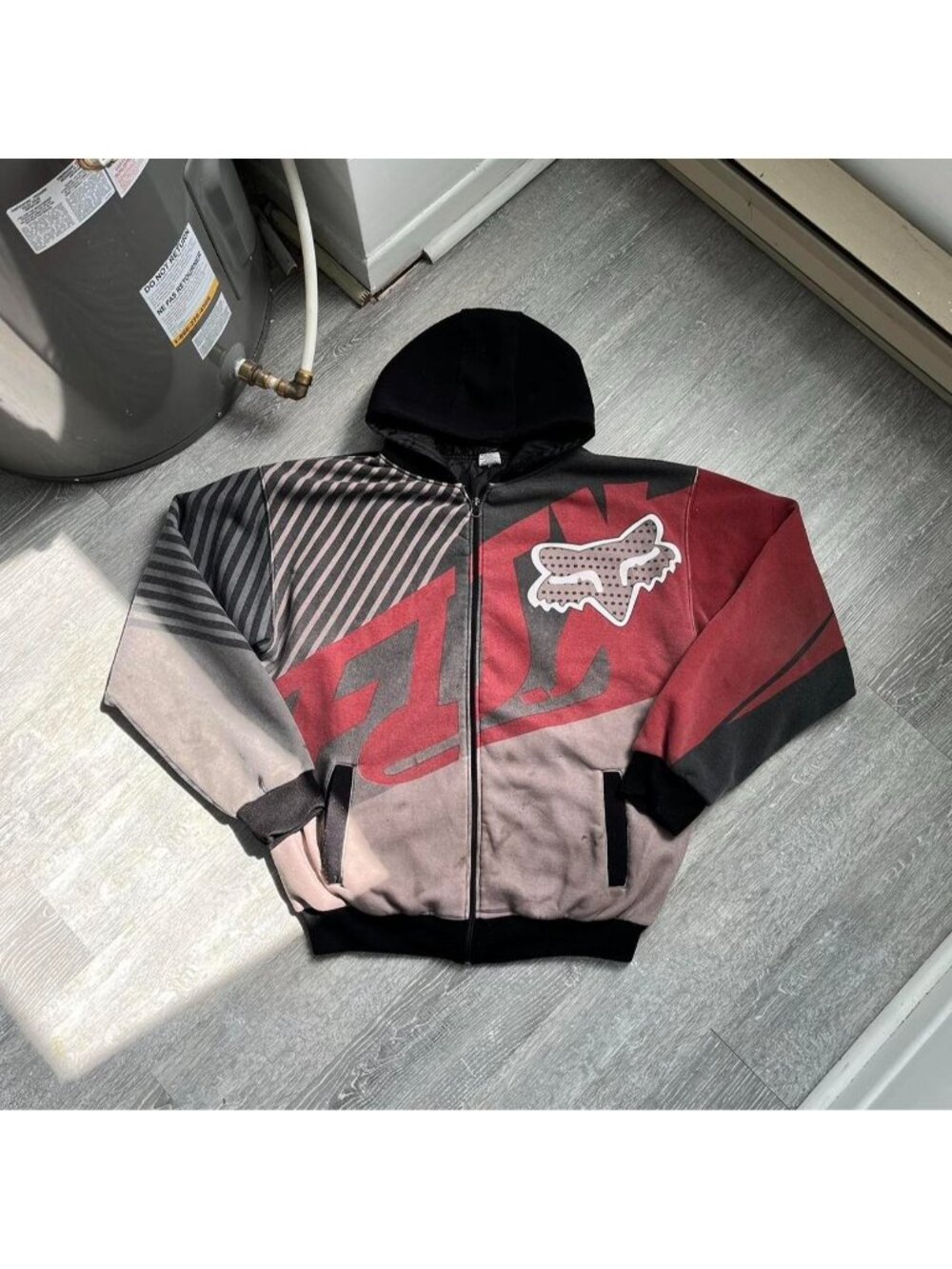 Red / Black / Grey Vintage Fox Racing Faded Y2K Graphic Zip-Up Hoodie / Sweater